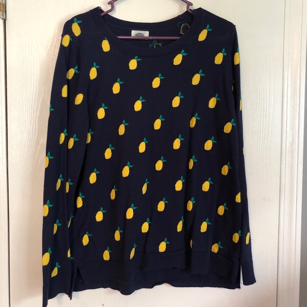 Old Navy sweater